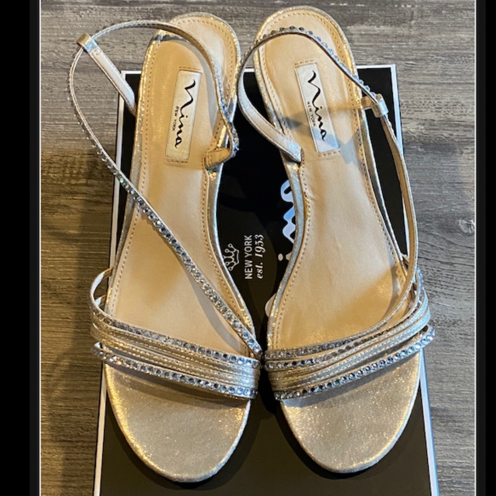 Size 9.5 Women's Nina Evening Sandals